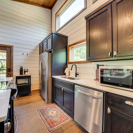 Tree-Lined Broken Bow Studio With Private Hot Tub! Екстериор снимка
