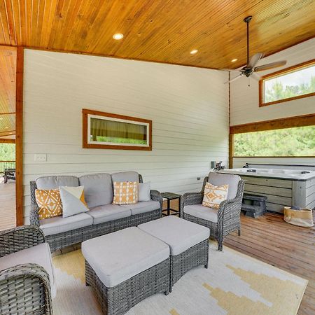 Tree-Lined Broken Bow Studio With Private Hot Tub! Екстериор снимка